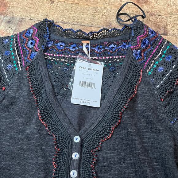 Free People NEW Women's Washed Black V-Neck Embroidered Siesta Fiesta Top Sz XS - Picture 6 of 7